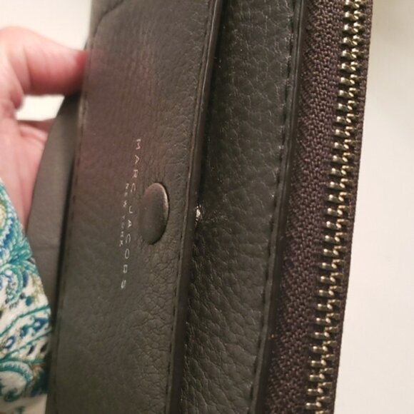 MARC JACOBS NY EMPIRE CITY LEATHER WALLET/WRISTLET ~ DARK GREY - Picture 10 of 12